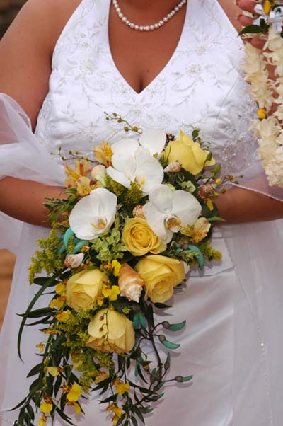 Bouquets  Wedding on Maui Wedding Florists  Bouquets  Leis And Assorted Flowers For Your
