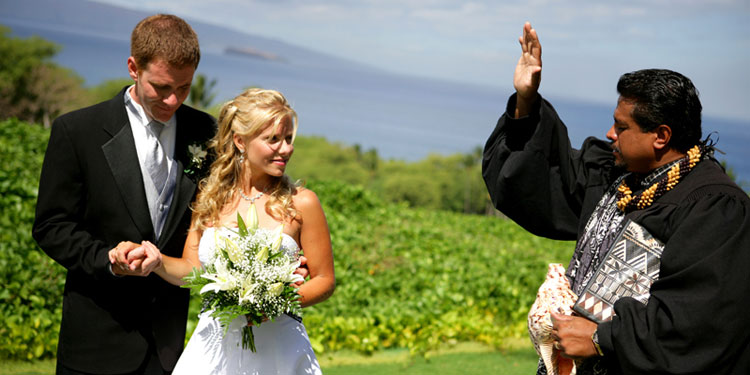 Maui Wedding Planner and Hawaii Ceremony Coordinator